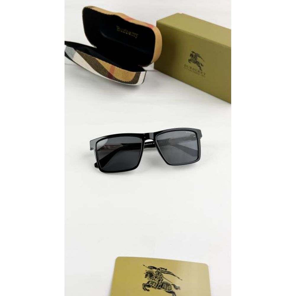 Burberr_black_8233-25
