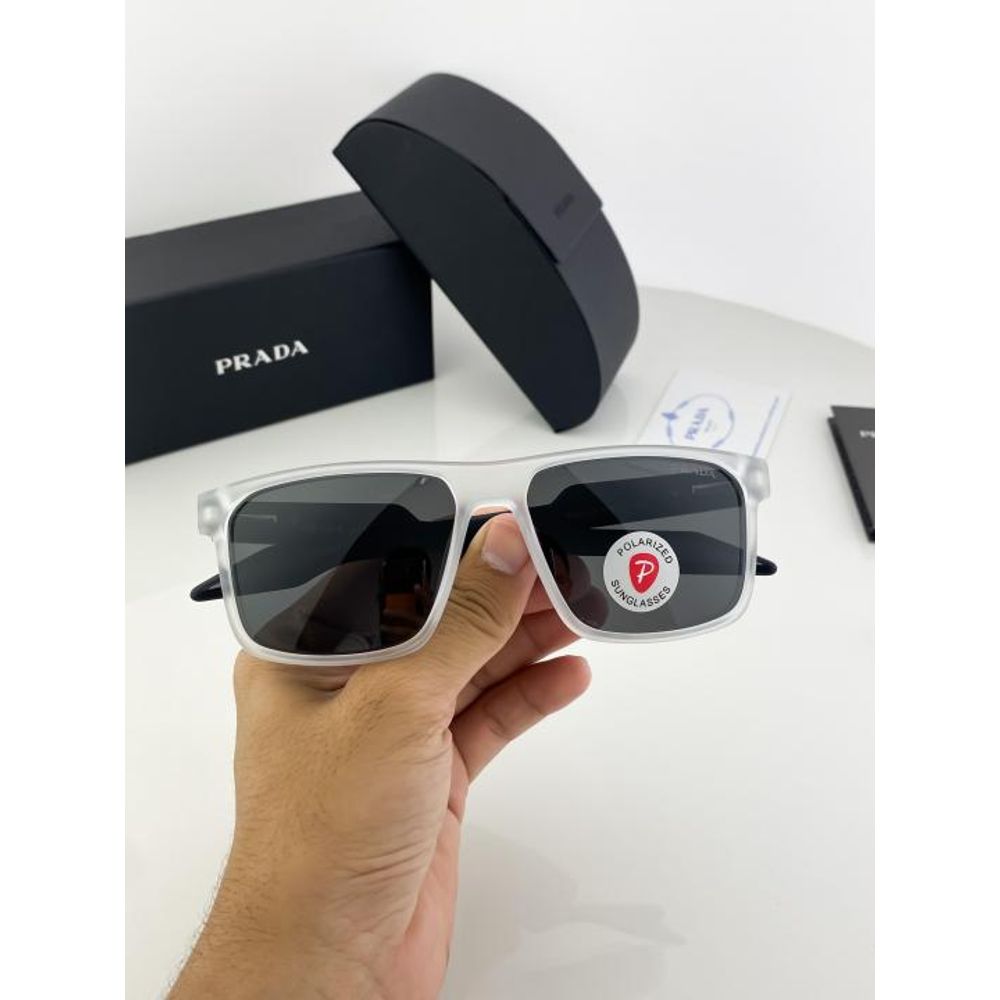 Prad_black_white_2438