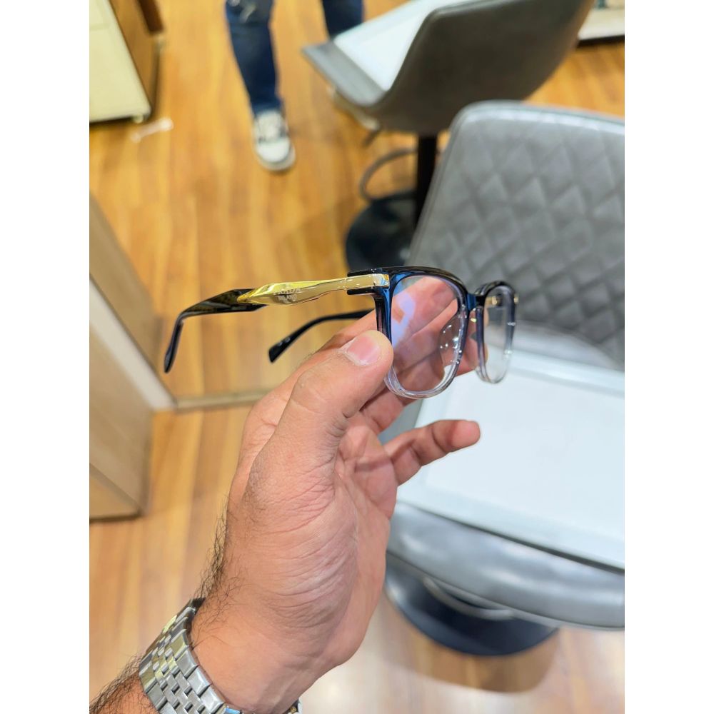 prada_58177_black_white_plano