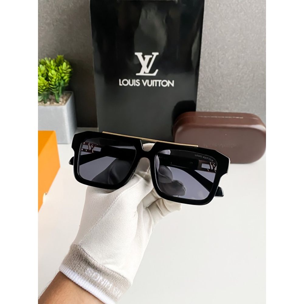 Loui_vuitton_gold_121B