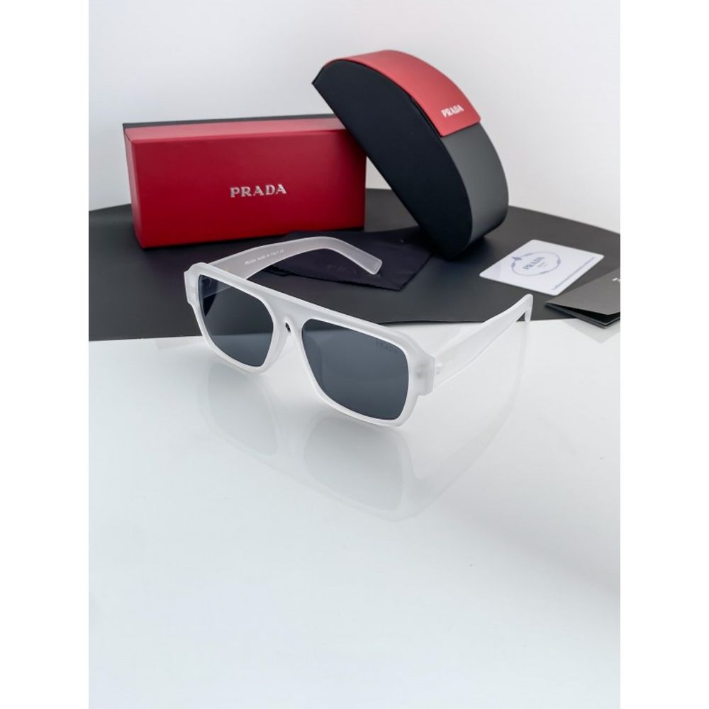 Prad_white_black_22y