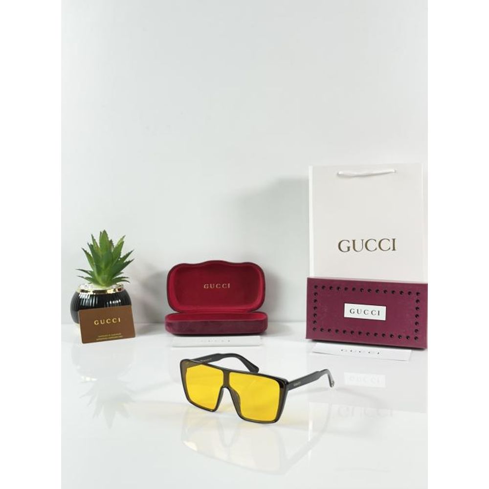 Guchi 7110 Black Yellow
