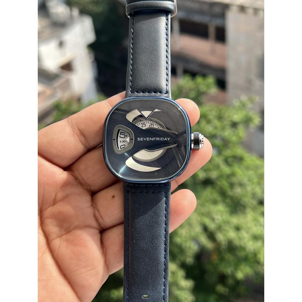 SEVEN FRIDAY ULTRA PREMIUM WATCH