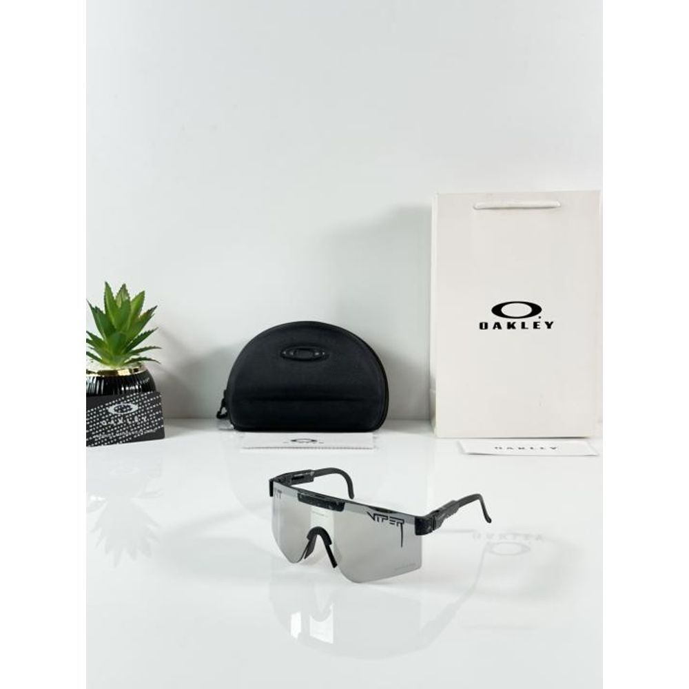 Oakly C4 Black Silver Mercury