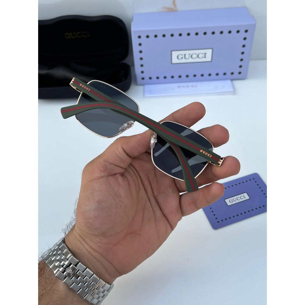 Gucci_983_gold_black