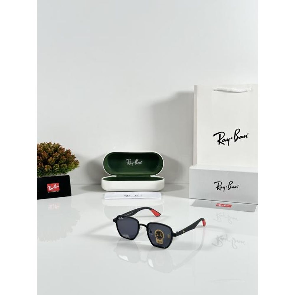 RB 08 Black