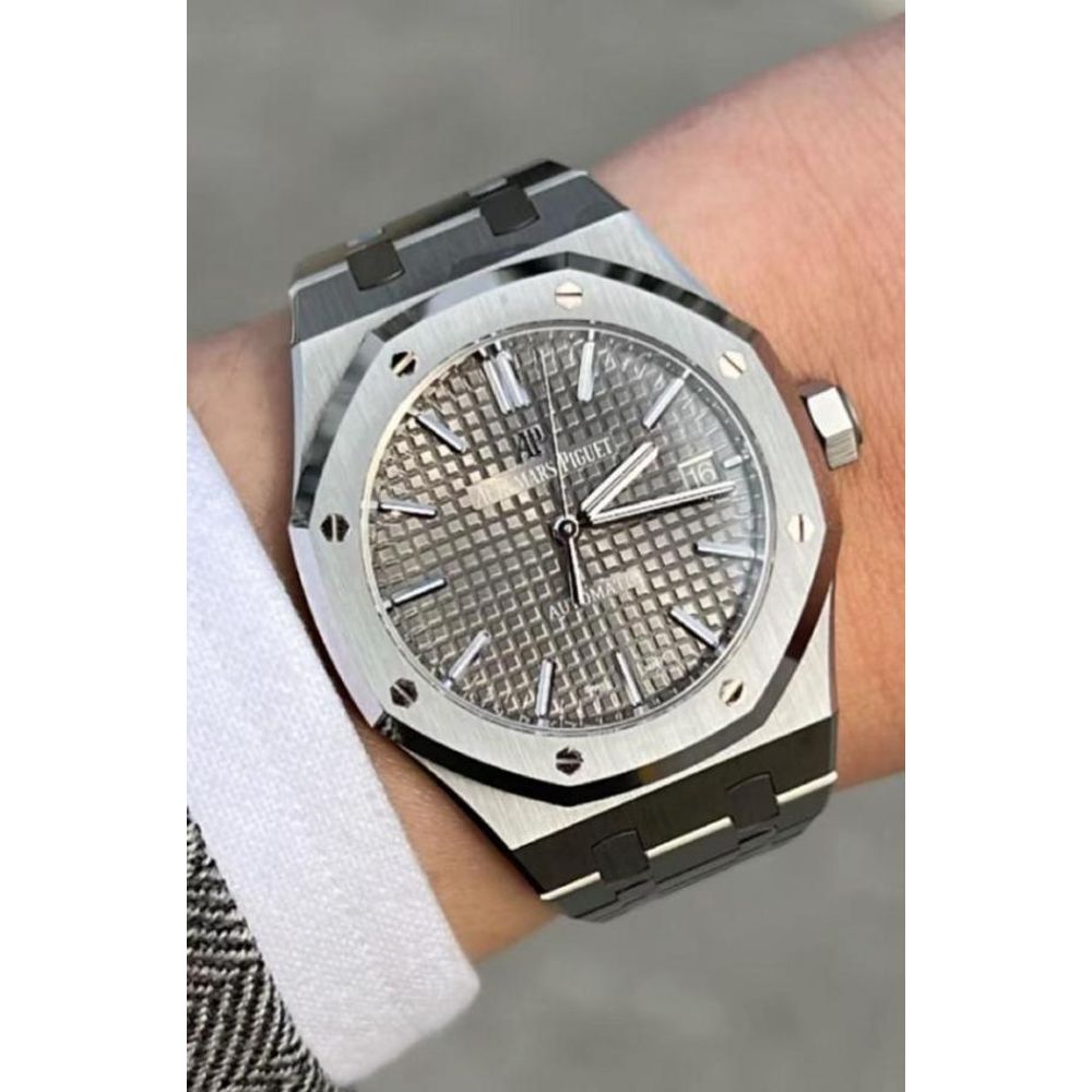 Audemar Piguet Royal Oak Quartz Silver Grey Dial