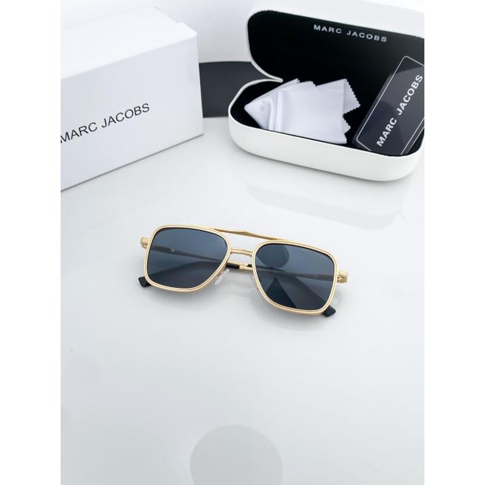 MARC JACOBS gold black 519
