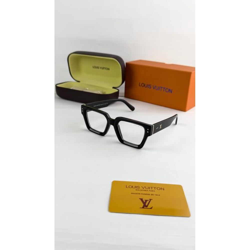 Loui_vuitton_black_plano_8263