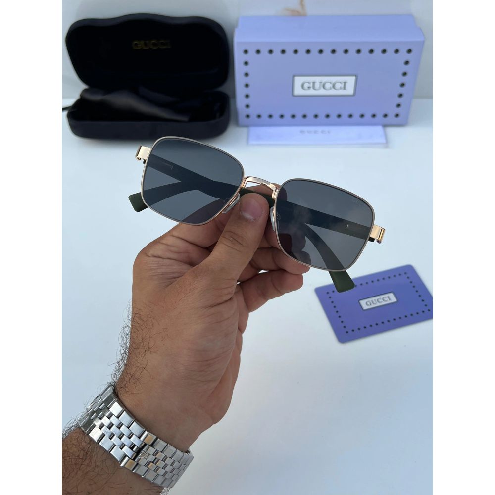 Gucci_983_gold_black