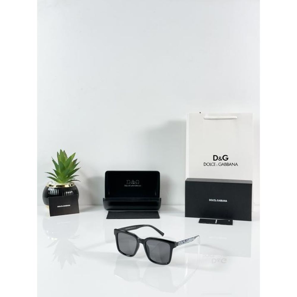 DG 5101 Black White