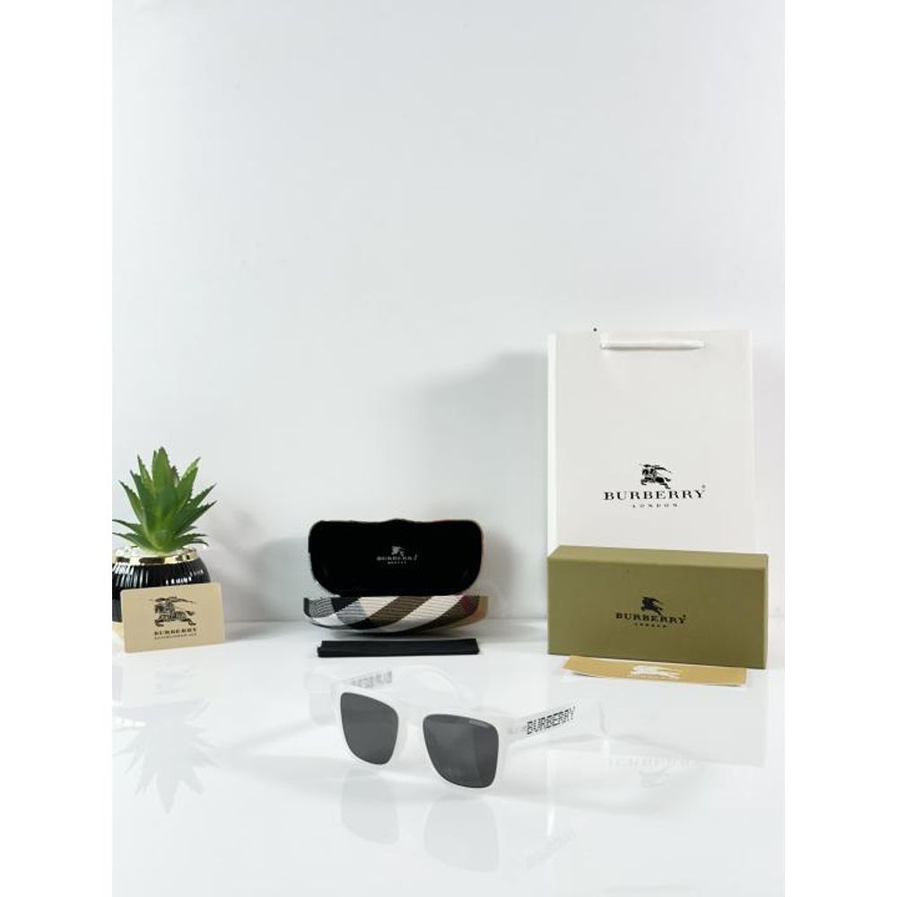 Burberr 4458 Ice Black