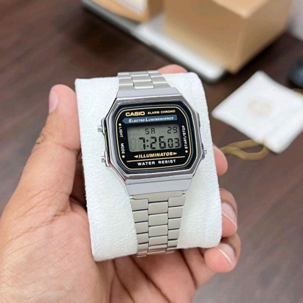 Casio vintage Black F276
