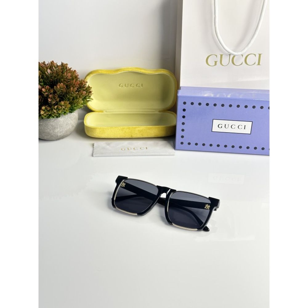 Guchi_New_York_Gold_Black