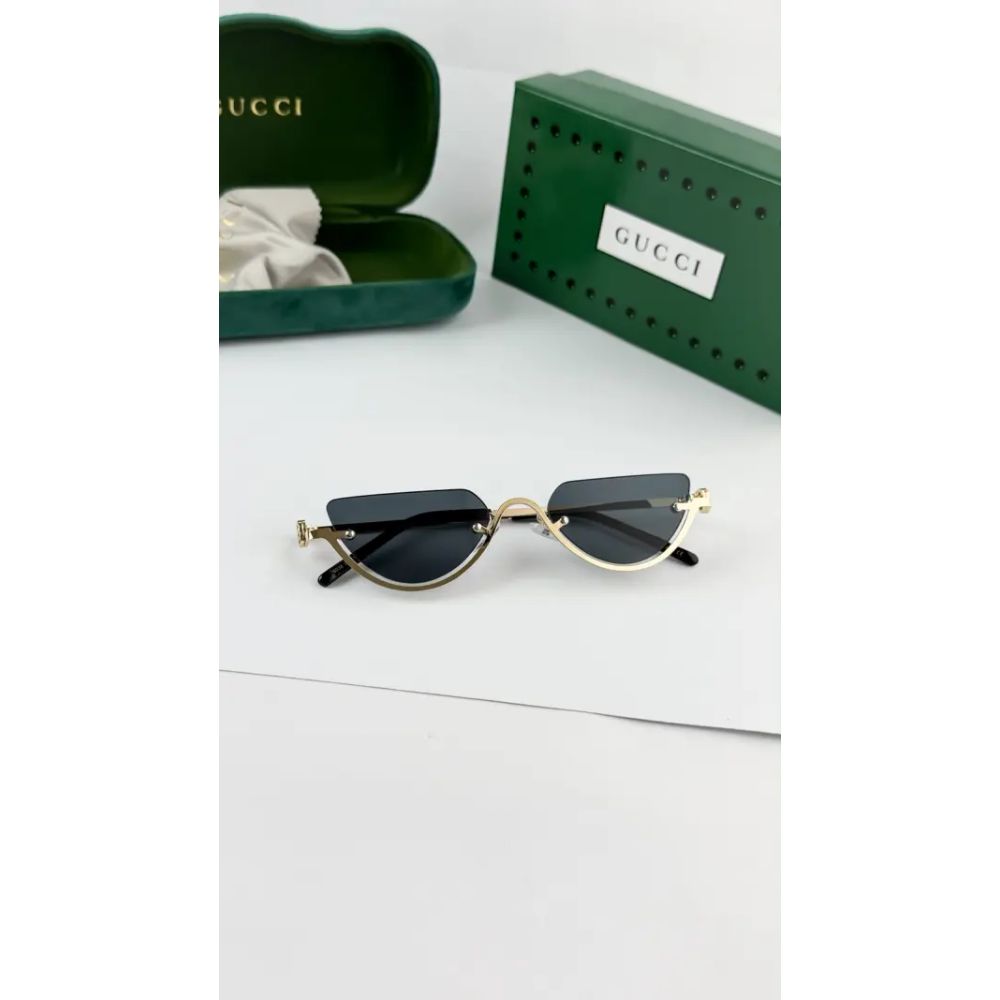 Guchi gold black 8038