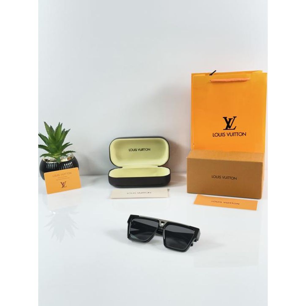 Loius Vutton 1502 Silver Black