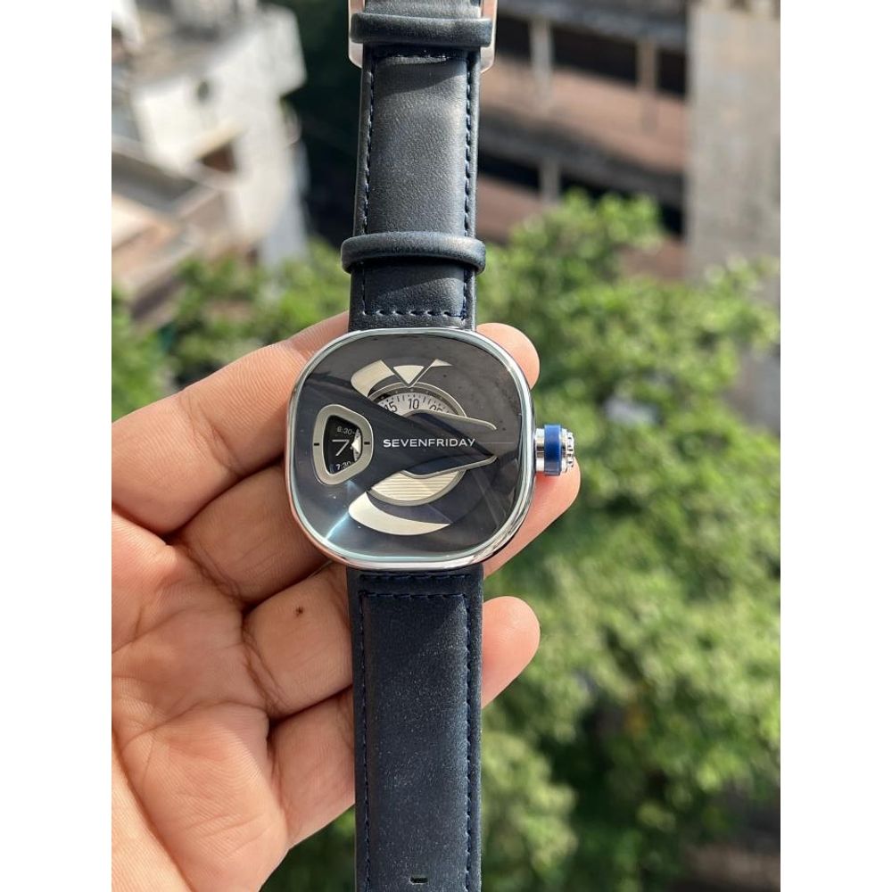 SEVEN FRIDAY ULTRA PREMIUM WATCH