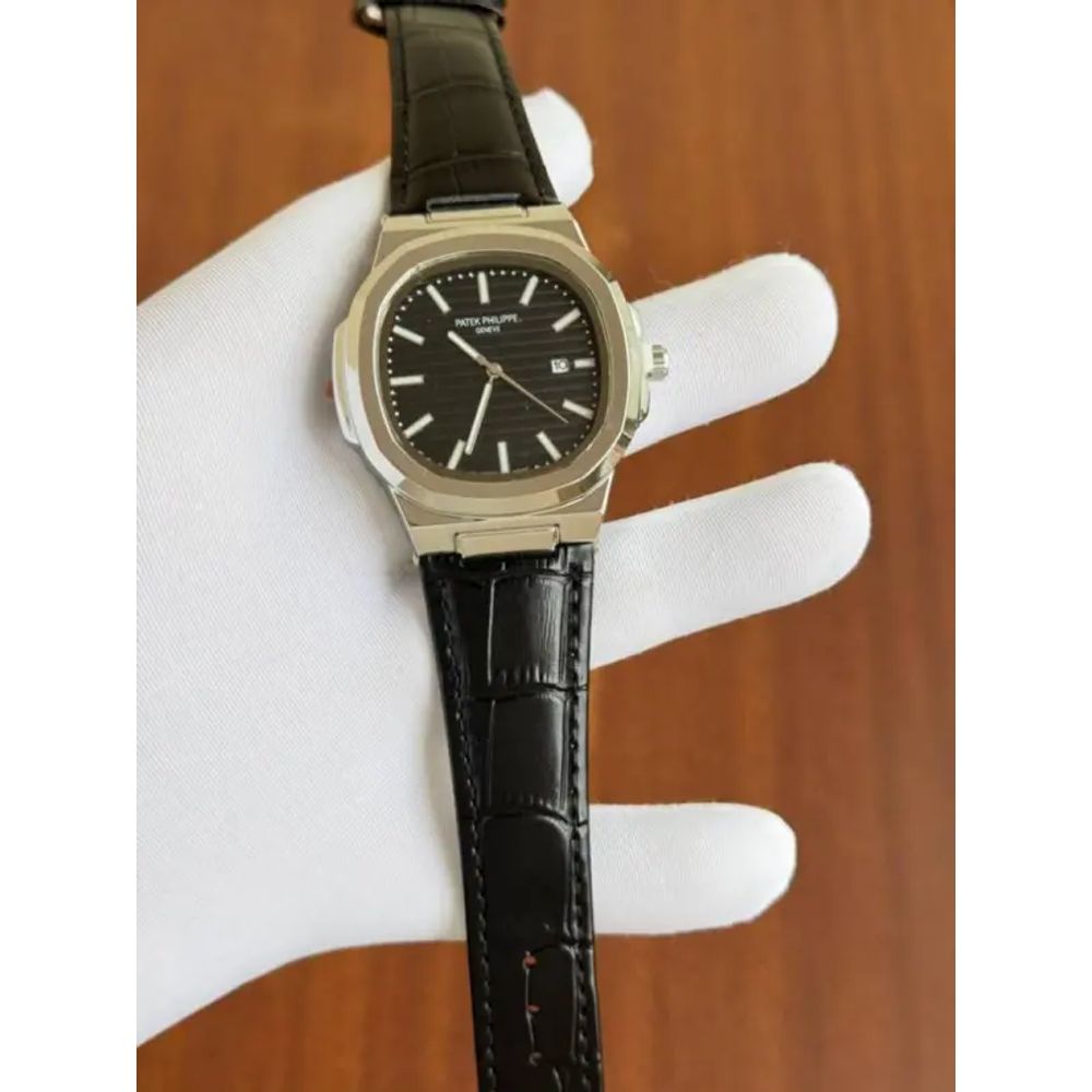 Patek Philipp Nautilus Quartz Leather