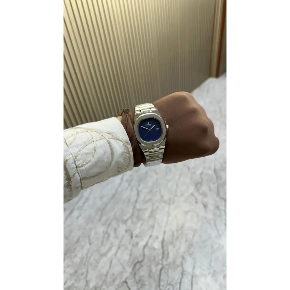 PATEK PHILIPPE  Nautilus