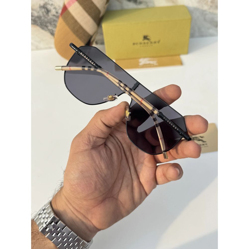 Burberry_23068_black