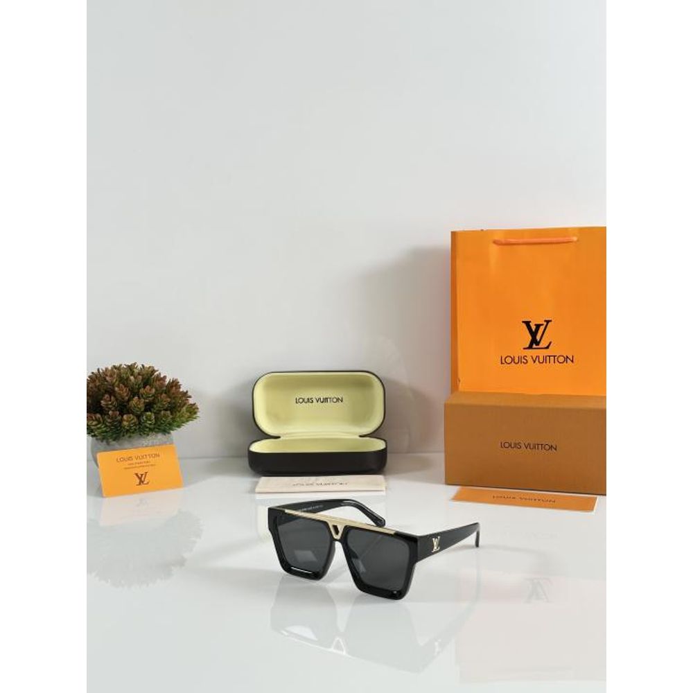 LV 1502 Gold Black