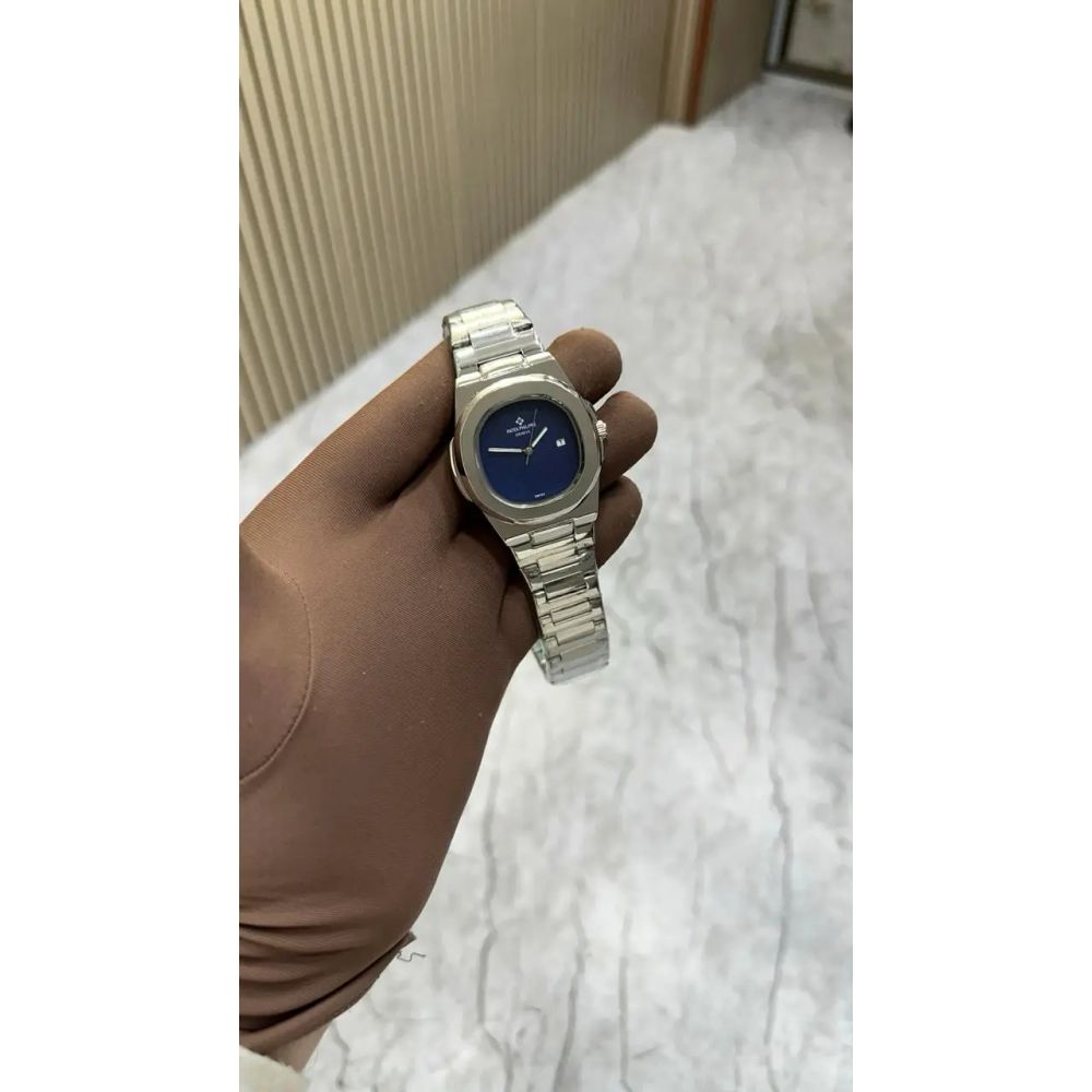 PATEK PHILIPPE  Nautilus