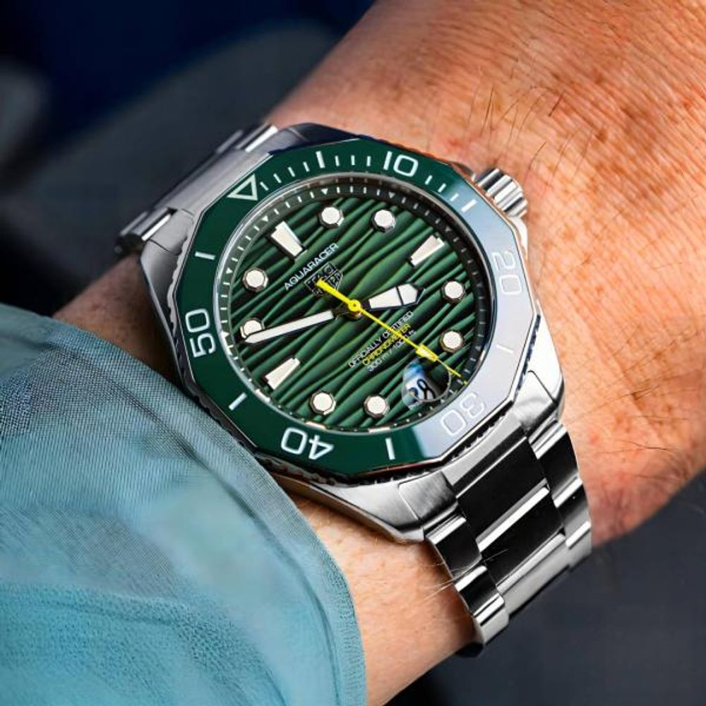 Tag_g Aquaracer Professional 200 Date Automatic Taitanum mate zik zake line silver green