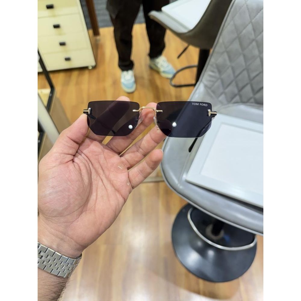 Tomfor 448 gold black