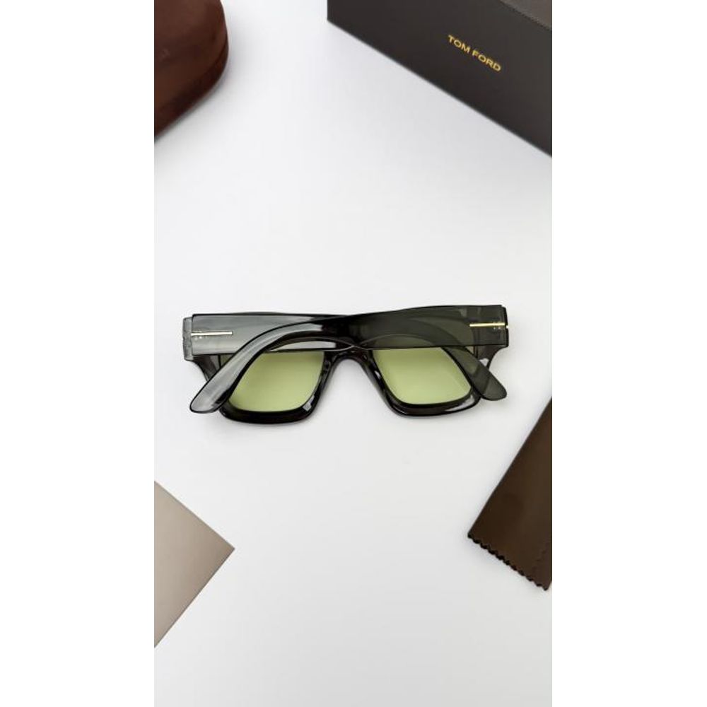 Tom forr grey green 184