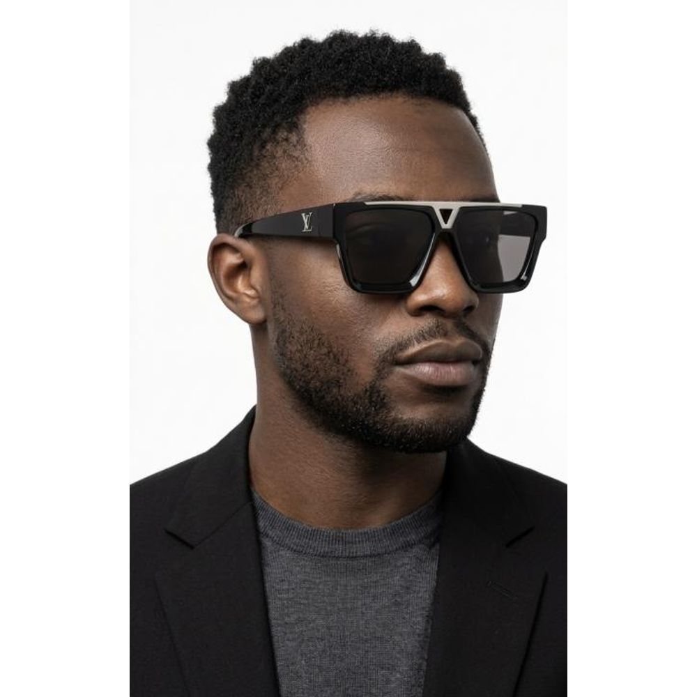 Loius Vutton 1502 Silver Black