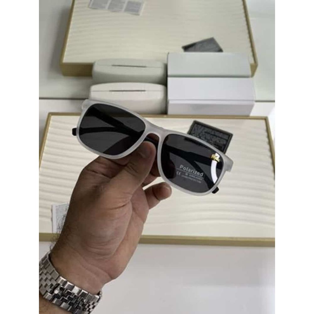 1001 white black