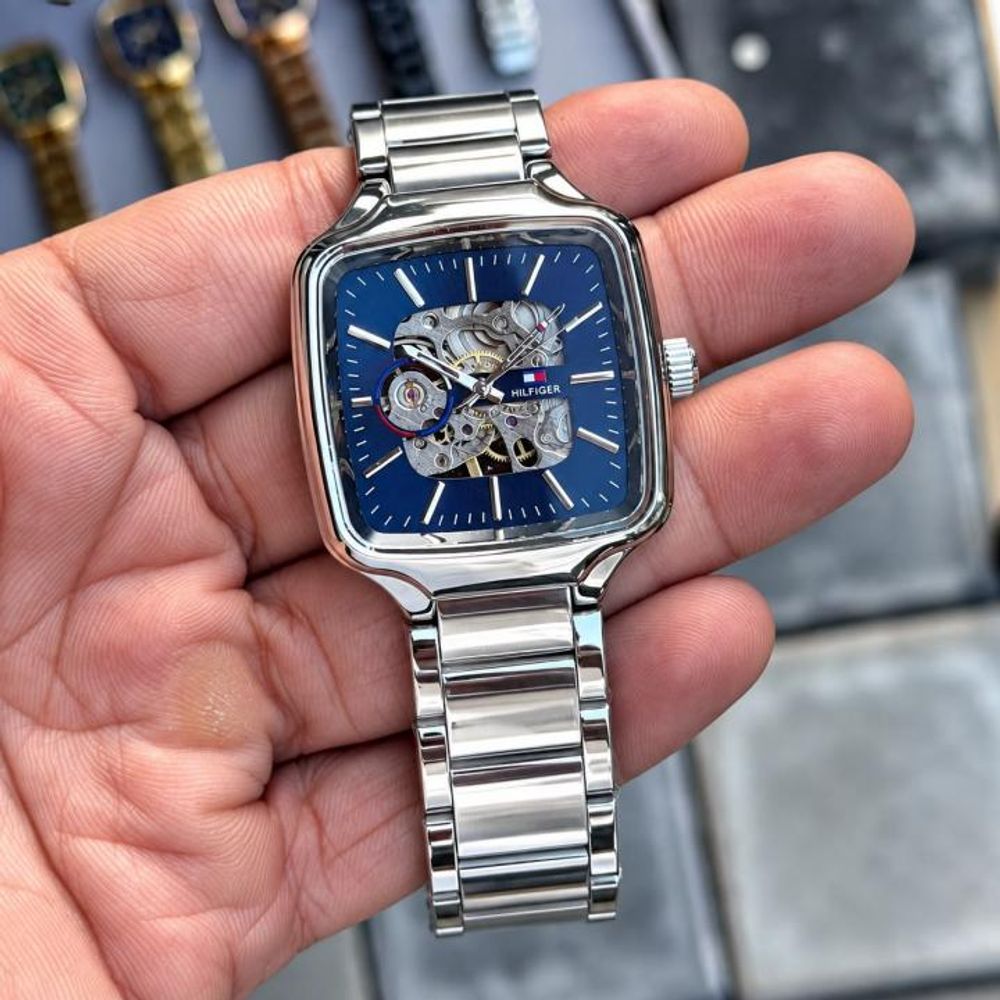 TOMMY HILFIGAR AUTOMATIC WATCH