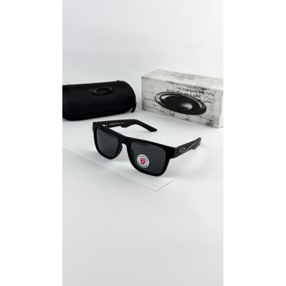 Oakliy_black_2262