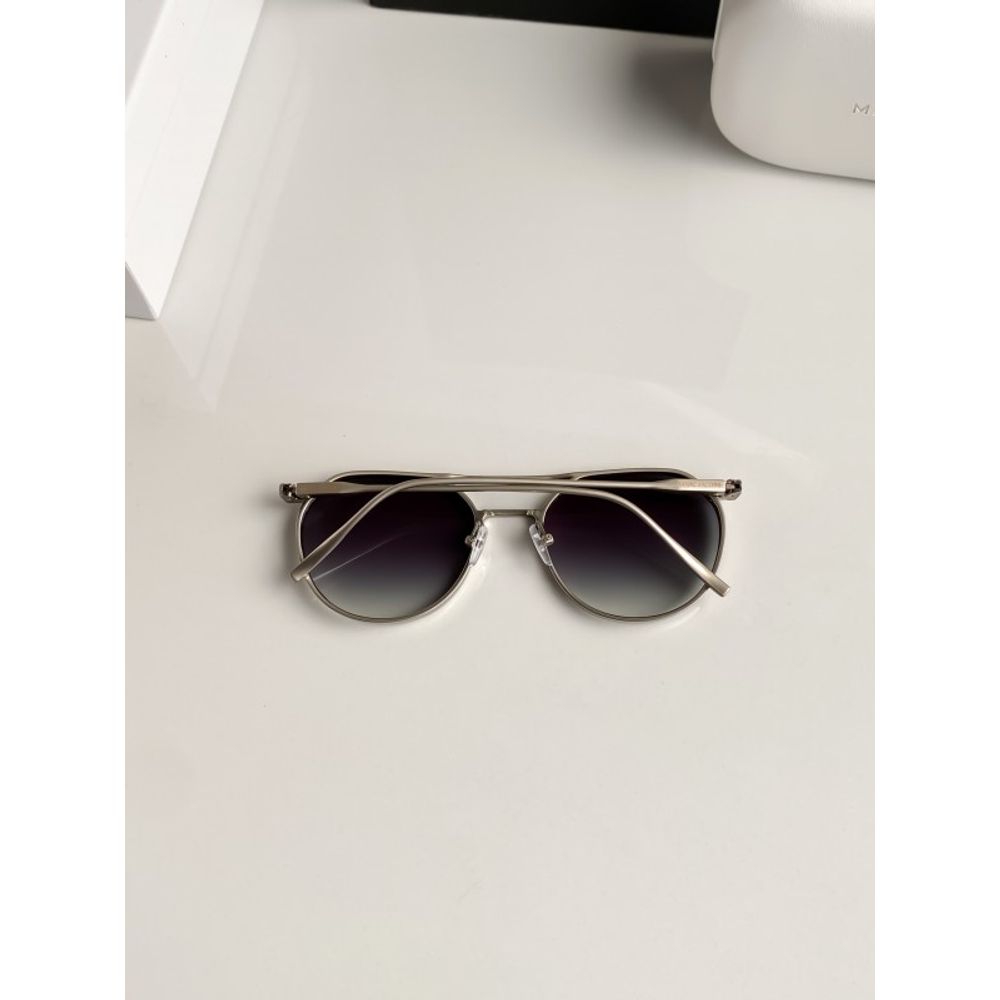 Marc Jacobs Green shade 5052