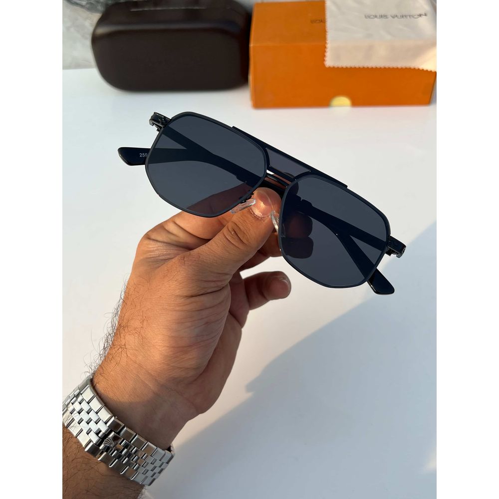 Louis_vuitton_2593_black