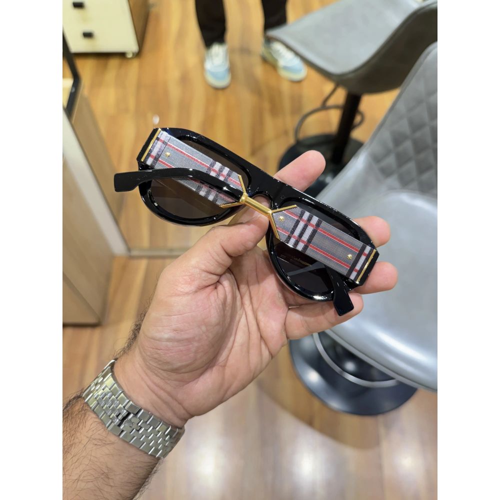Burberry_98412_black_gold