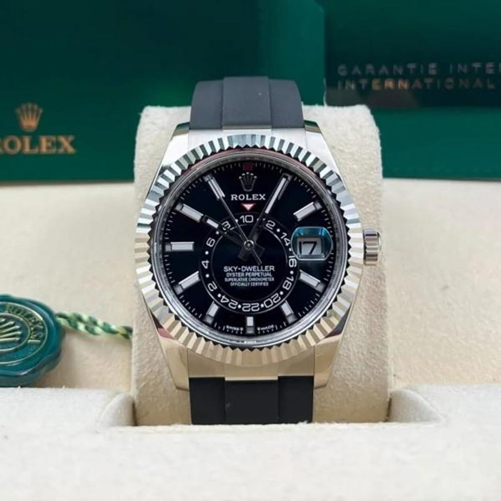 Rolee_x Oyster perpetual Sky Dweller