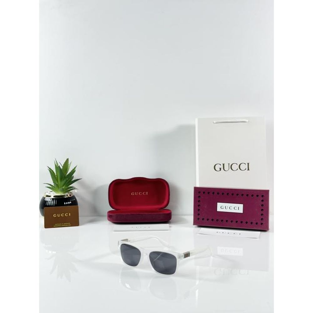 Guchi_8081_Ice_Black