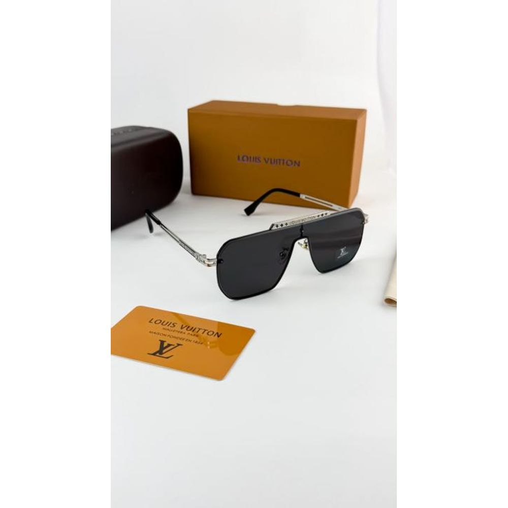 Loui_vuitton_silver_black_24027-83