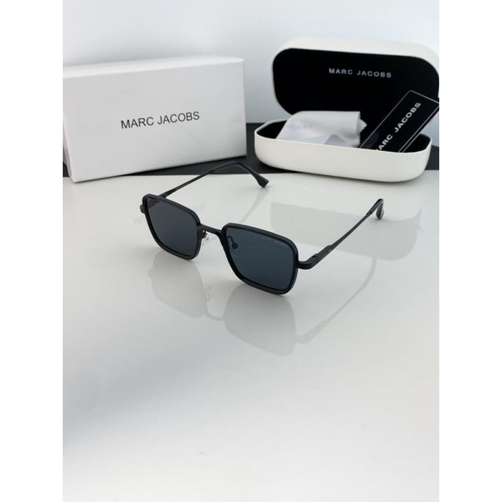 MARC JACOBS BLACK 60