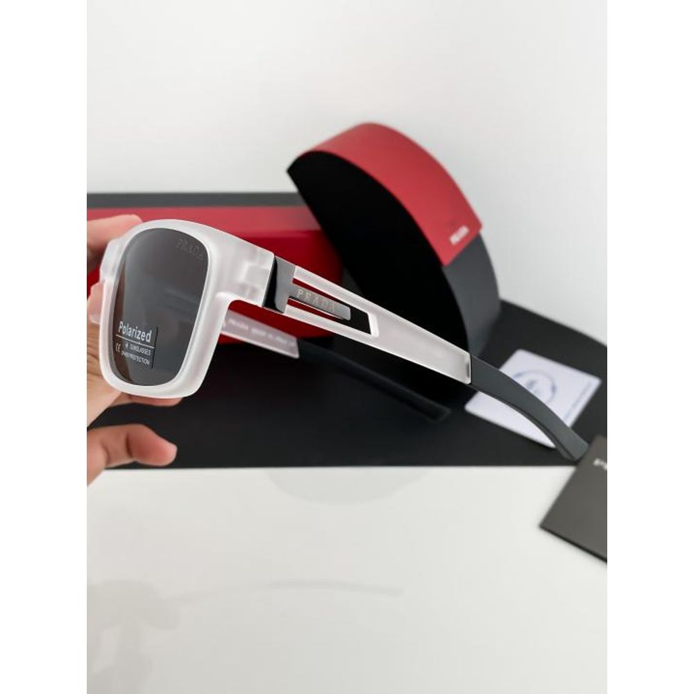Prad_white_black_9915