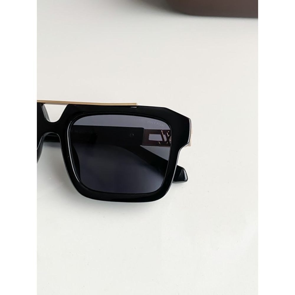 Loui_vuitton_gold_121B