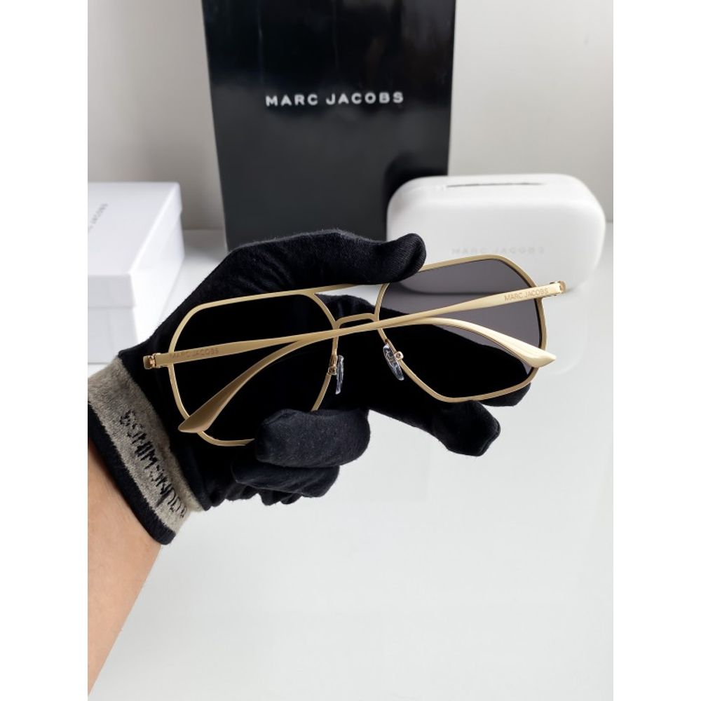 Marc Jacobs gold black 5022