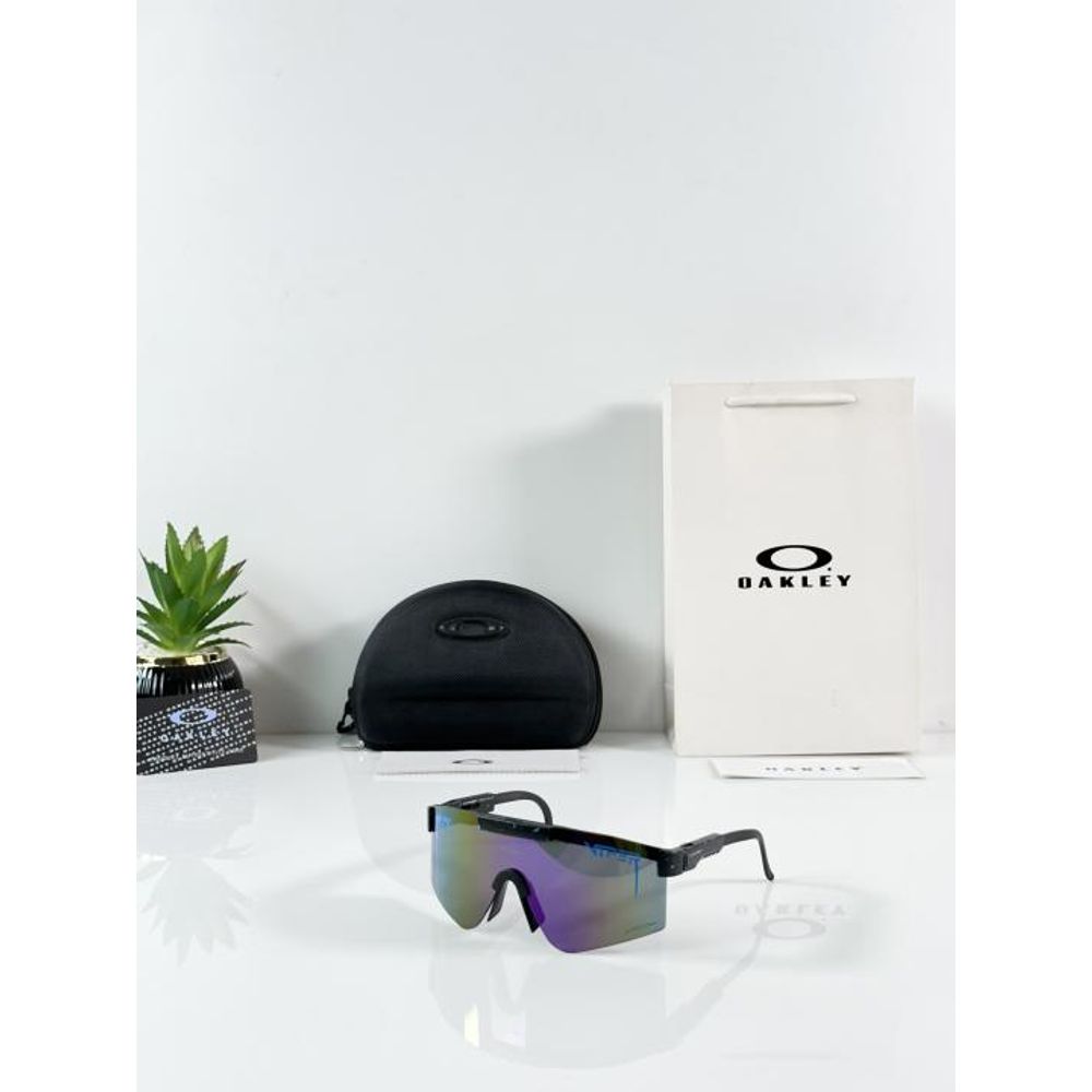 Oakly C4 Black Revo