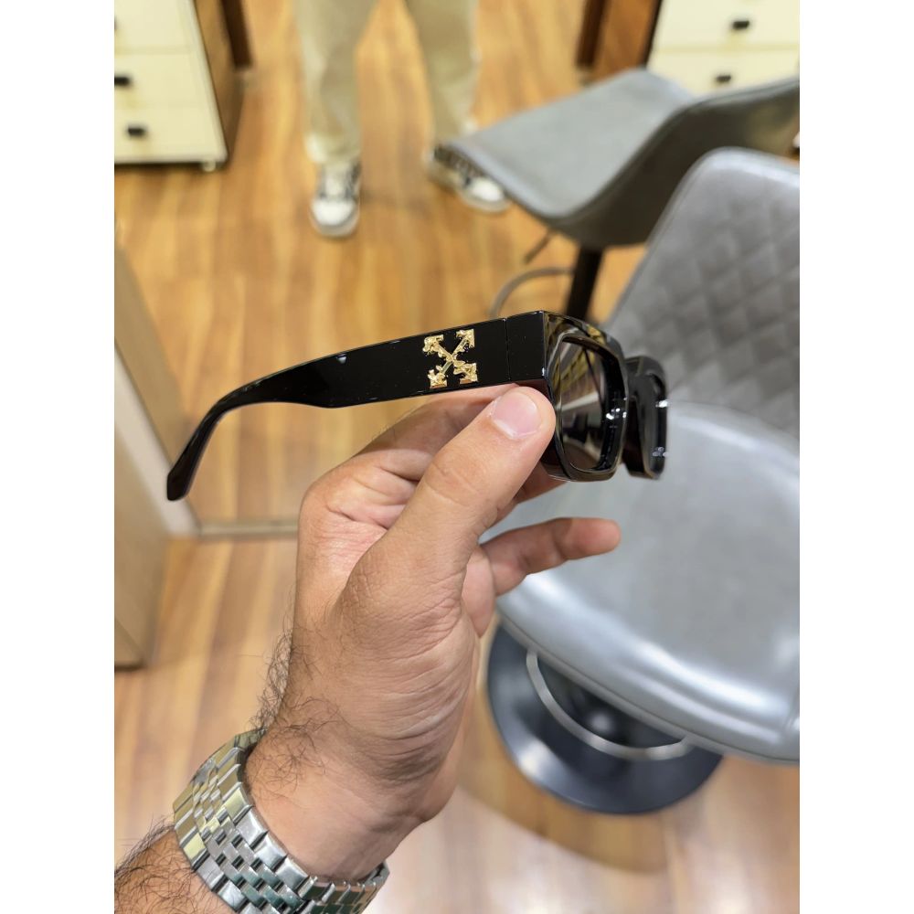 Off_white_98595_black_gold