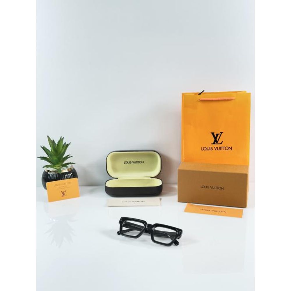 Loui Vuitton 8263 Black Frame