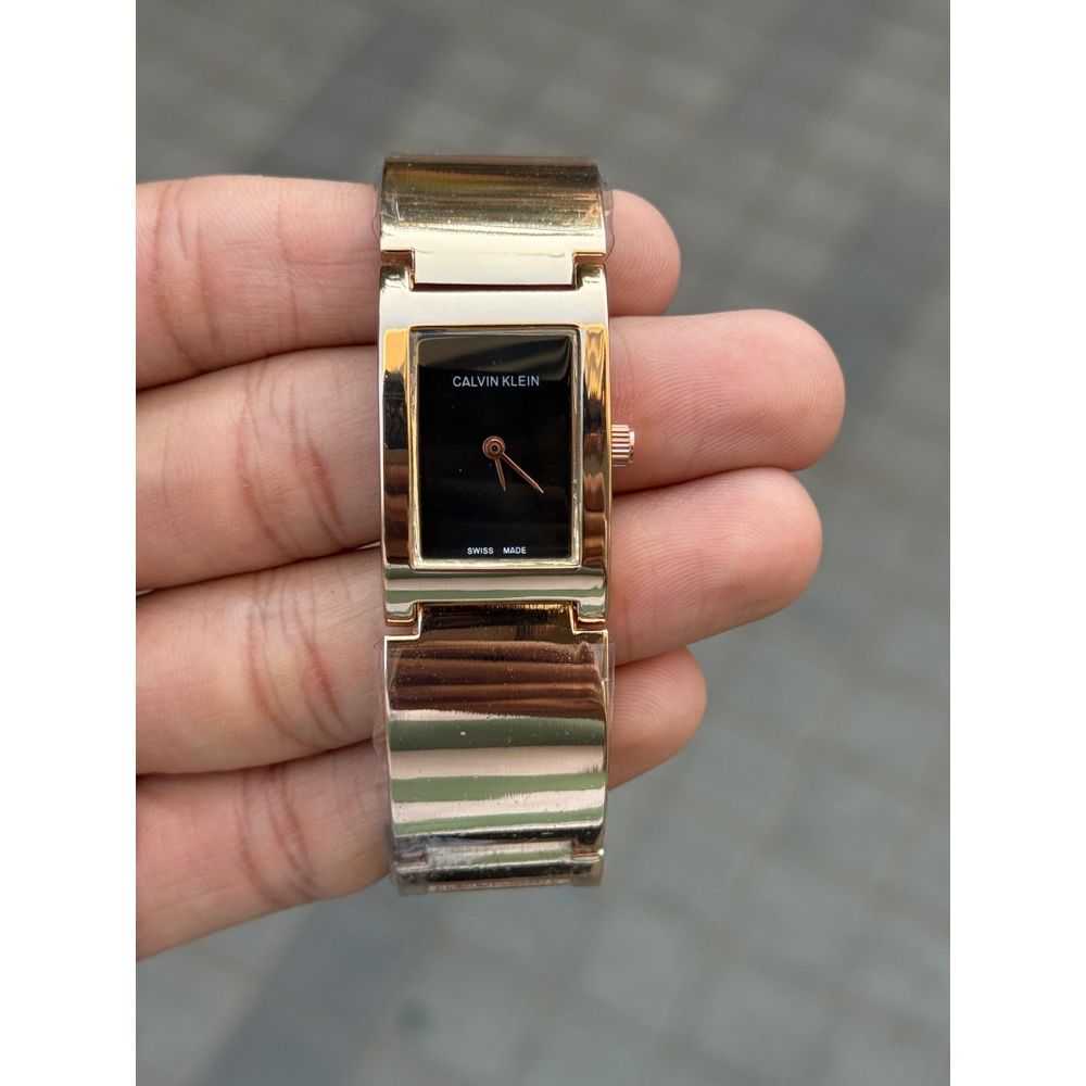 Calvin Klei n Rectangular Women s Rose Black