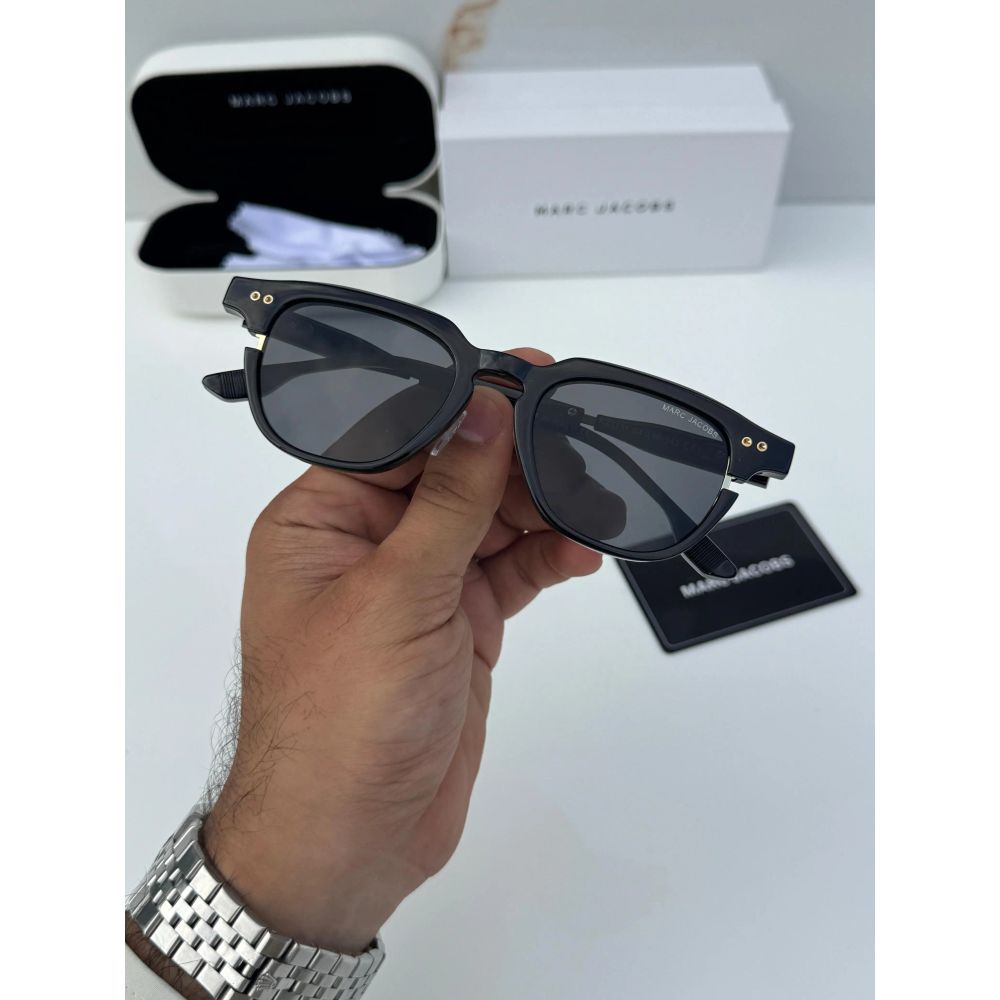 Marc_jacobs_1131_black_gold