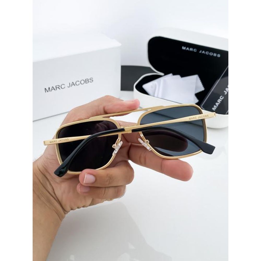 MARC JACOBS gold black 519