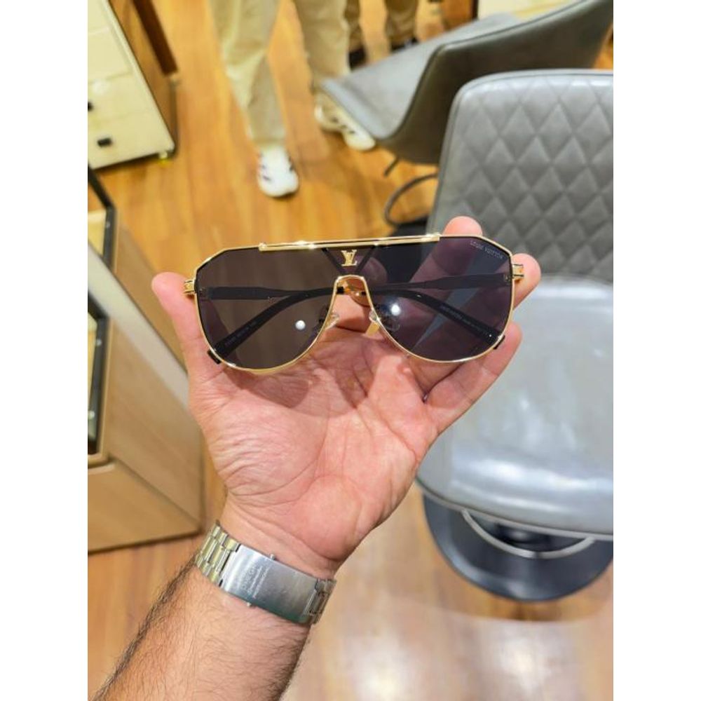 Loui vuitton 22295 gold black
